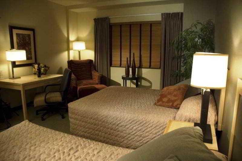 Westmark Fairbanks Hotel And Conference Center Room photo